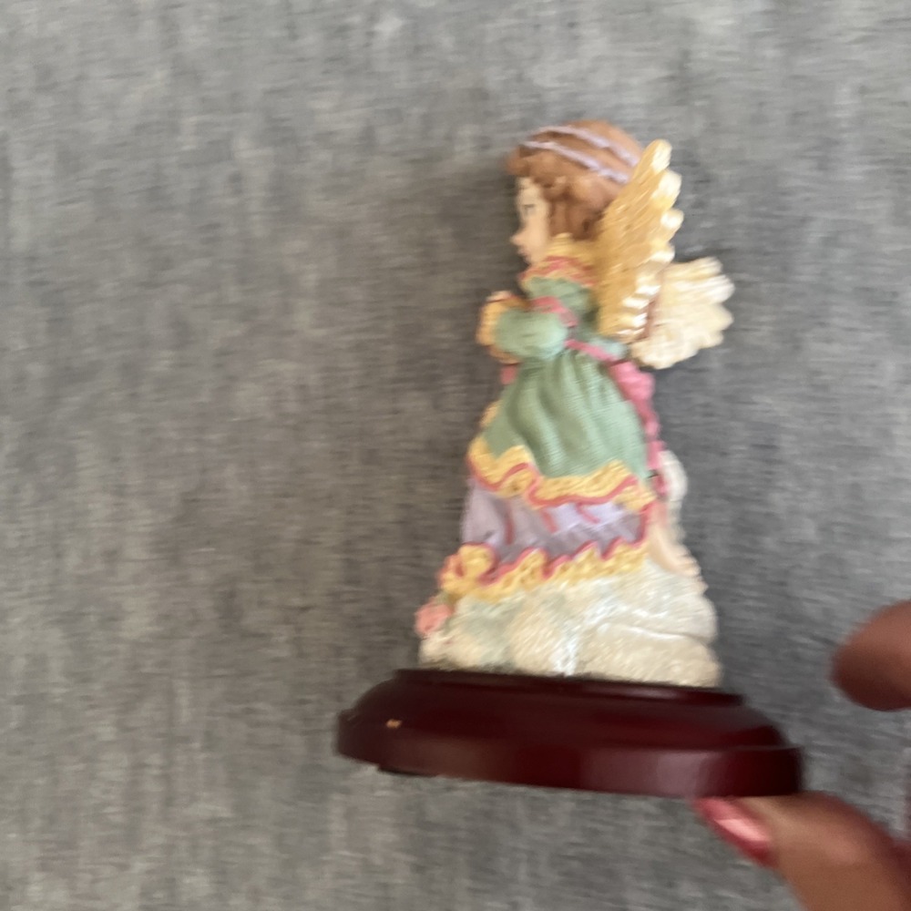 Christmas Around the World The Praying Angel w/Lamb on Wood Base New Vintage 99 - Picture 7 of 14